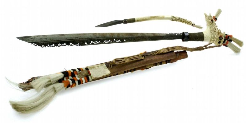 Benda Khas Kalimantan Yaitu Berupa Senjata Mandau