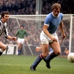 Pesepakbola Inggris Alan Oakes Yang Profesional