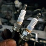 Pengapian Kendaraan Motor Melalui Sebuah Komponen Busi