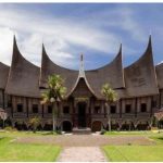 Warisan Suku Minangkabau Sebuah Rumah Gadang Tradisional