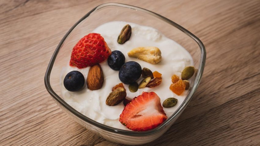 Olahan Susu Yogurt Dengan Bakteri Baik Di Dalam