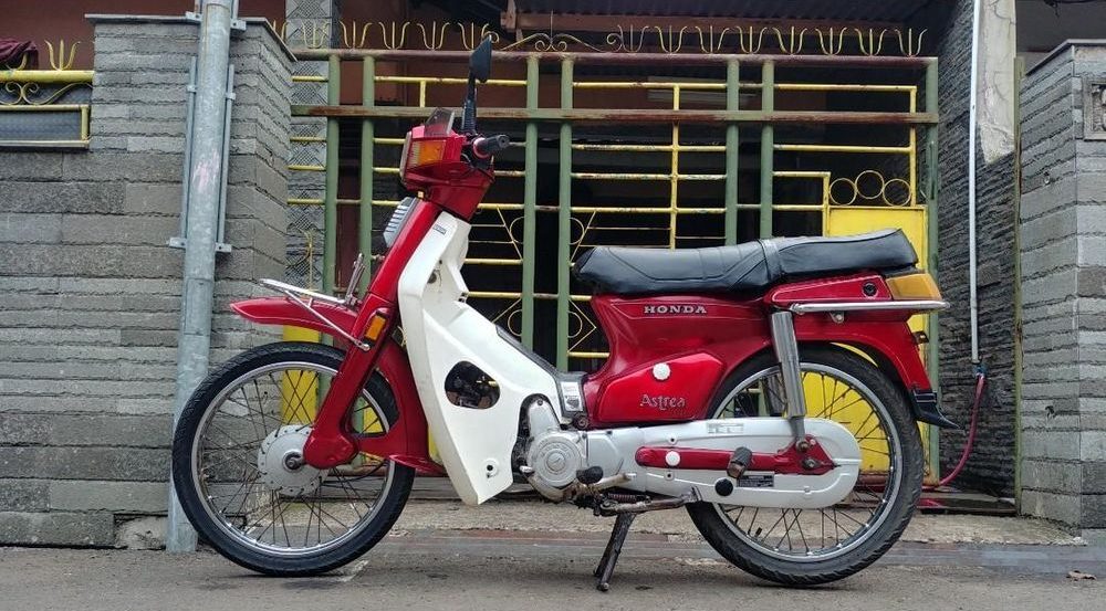 Kendaraan Lama Motor Bebek Honda Astrea