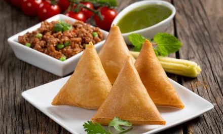 Makanan Asia Selatan Samosa Seperti Jajanan Ringan