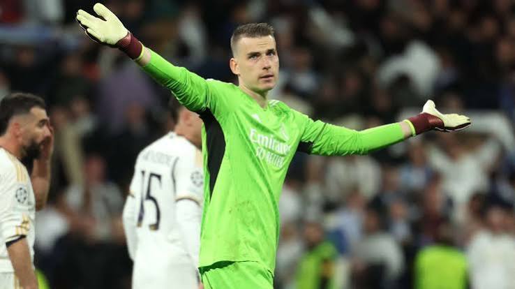 Pemain Ukraina Seorang Pesepakbola Andriy Lunin