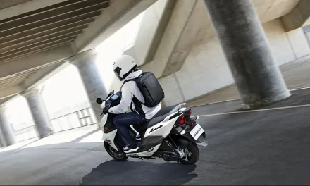 Kendaraan Zaman Modern Sebuah Motor Matic