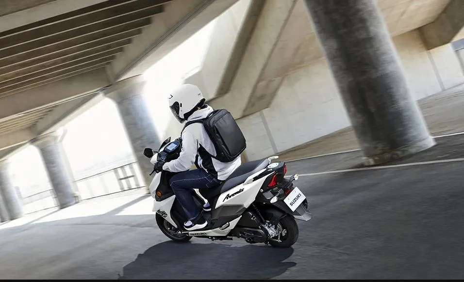 Kendaraan Zaman Modern Sebuah Motor Matic