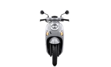 Sebuah Kendaraan Scoopy Motor Matic Honda