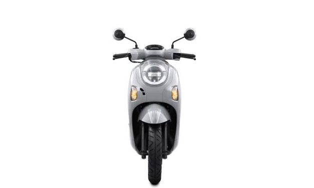 Sebuah Kendaraan Scoopy Motor Matic Honda