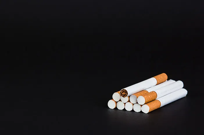 Gulungan Tembakau Rokok Yang Di Bakar