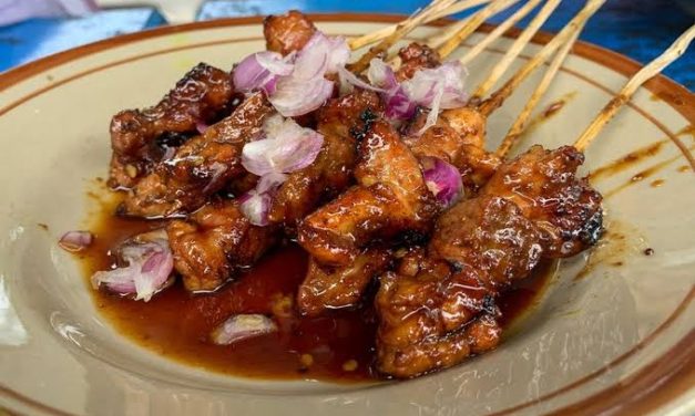 Makanan Indonesia Sate Dengan Daging Tusukan