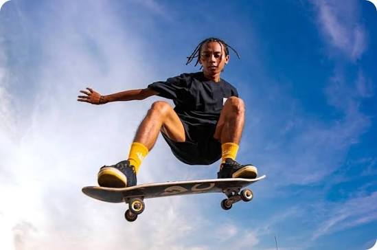 Suatu Olahraga Skateboard Dengan Beberapa Teknik